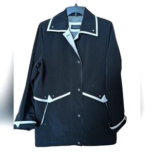 Braetan black & white poly/nylon cape like raincoat/jacket/coat.